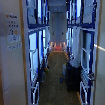 Qb Sleep Capsule Hotel Кута Екстер'єр фото