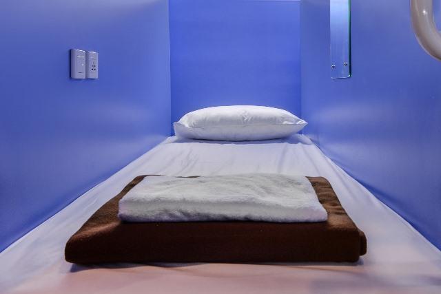 Qb Sleep Capsule Hotel Кута Номер фото