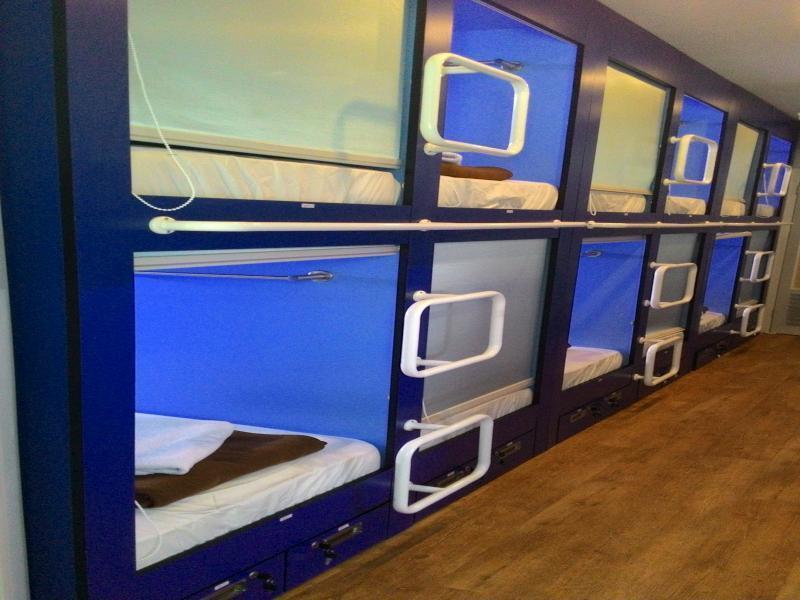 Qb Sleep Capsule Hotel Кута Екстер'єр фото