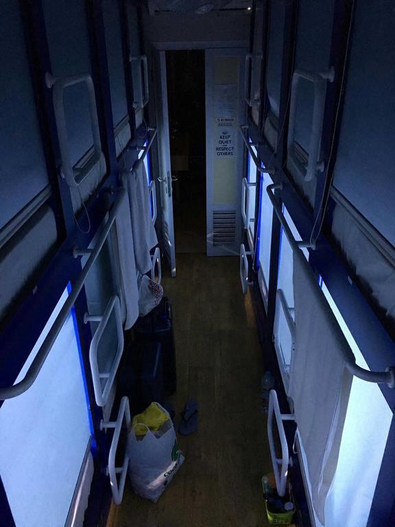 Qb Sleep Capsule Hotel Кута Екстер'єр фото